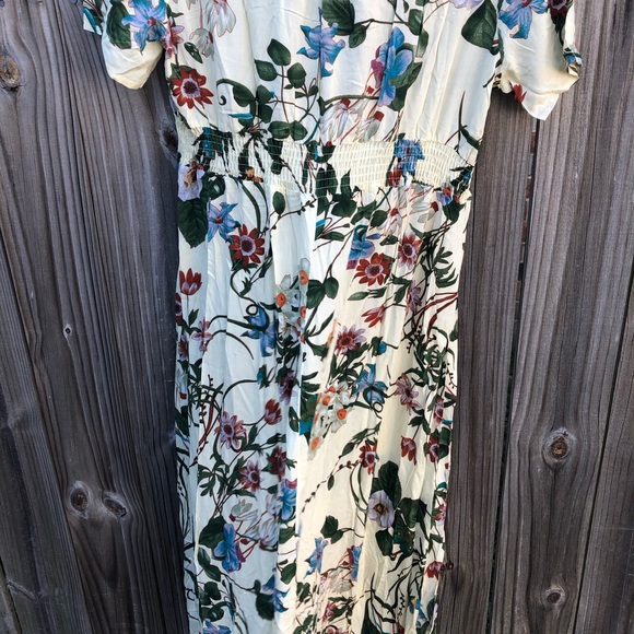 ❌SOLD❌ Split ButtonUp Front Floral Dress - Picture 12 of 16